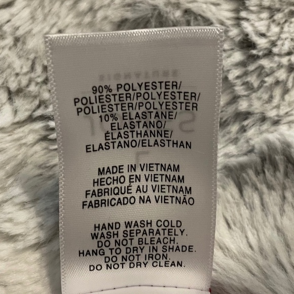 Jones New York red velvet holiday shirt blouse, size L - Picture 5 of 5